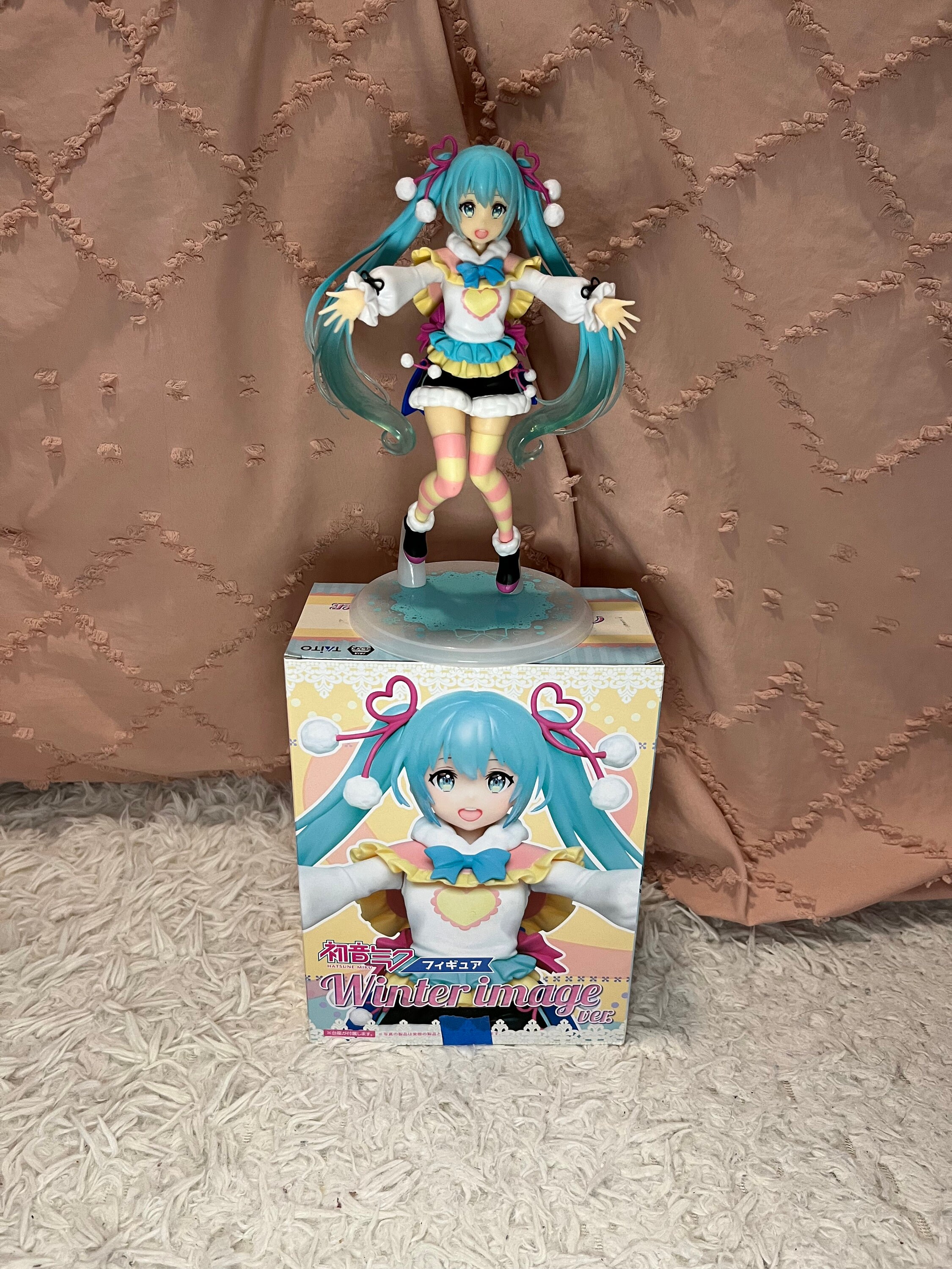 Vocaloid Hatsune Miku (Winter Image Ver.) Figure (Reissue)