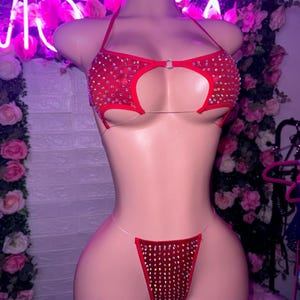 Egzotyczne stroje taneczne, stroje dla striptizerek, odzież rave, bikini gwiazd
