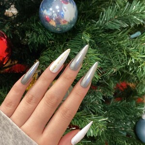 Elegant Christmas Nails, Classy nails, Holiday Inspired, Press On Nails, Handmade to Order, Customize, Gift Ideas, Birthday Gifts, Xmas
