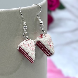 Handmade Polymer Clay Red Velvet Cake Earrings, Miniature 3D Food Jewelry, Perfect Valentine&#39;s Day Accessory
