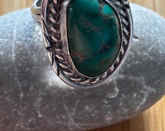 Anello Navajo vintage con turchese, anello vistoso in argento sterling, gioielli boho del sud-ovest americano, anello con turchese verde per mignolo/medio