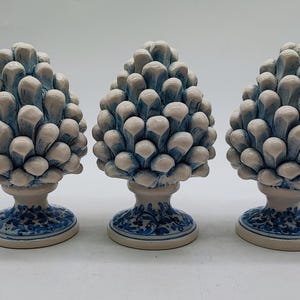 Sicilian ceramic pine cone, with decorative base and without 15/16cm