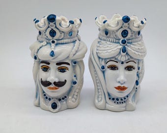 Handgefertigte sizilianische Keramikköpfe - Caltagirone-Kronenpaar, Weiß und Blau