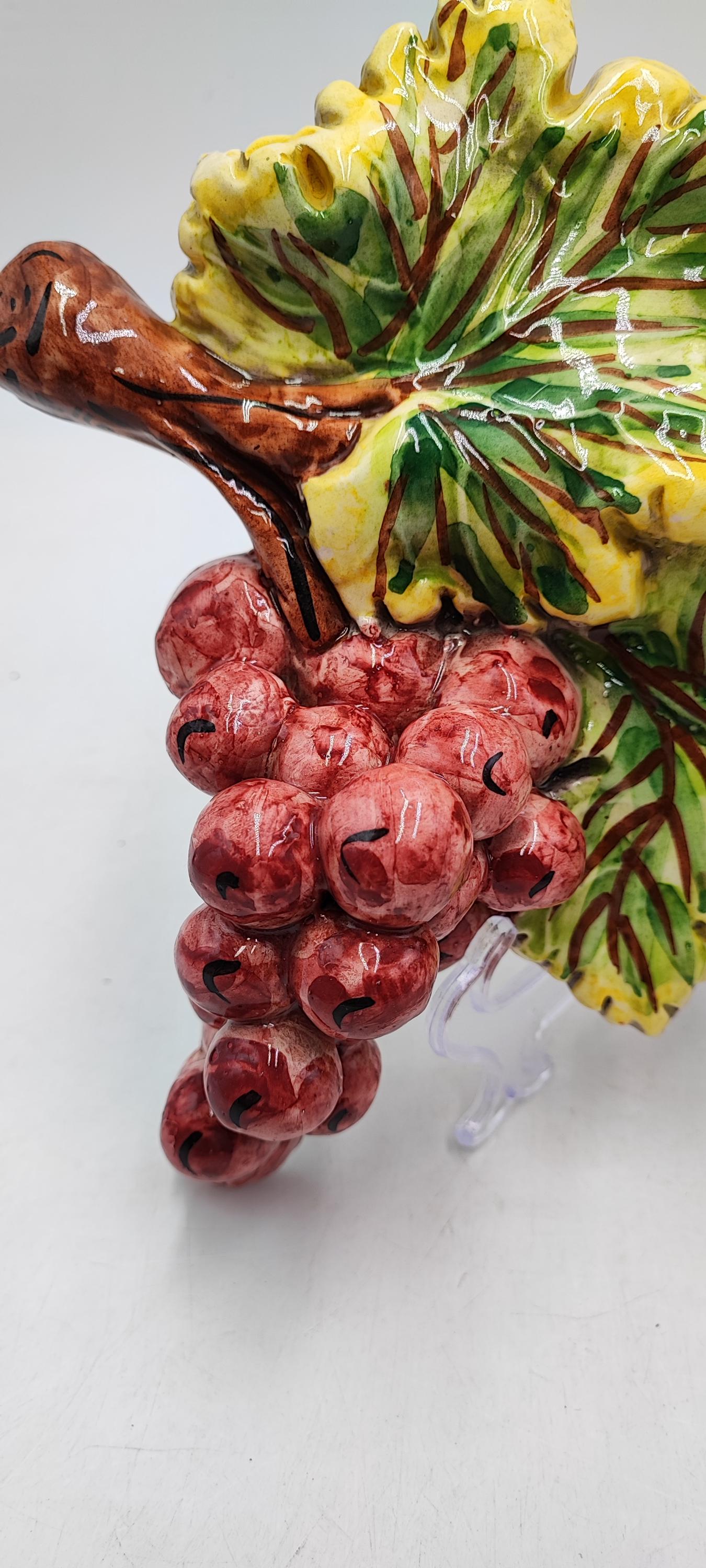 手作りのイタリア製陶器製ブドウの壁飾り：シチリア陶器（13.7インチ x