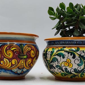 Handcrafted Caltagirone Ceramic Vase Holder – Hand-Painted Italian Pottery – Sicilian Decor – Majolica Flower Vase