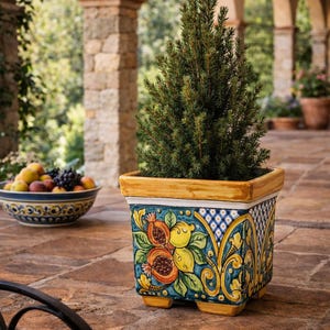 Ceramica di Caltagirone Square Planter 22cm (8.66") – Handcrafted Sicilian Ceramic with Various Decorations