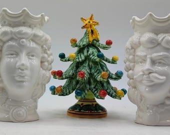 Handgefertigte Keramik aus Caltagirone | Sizilianisches Maurenköpfe Paar mit Weihnachtsbaum