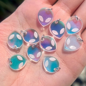 Alien Kandi Beads Iridescent Charms Festival Kandi Rave Bracelets Friendship PLUR EDM Kandi Beads for Kandi Cuff Alien Charms