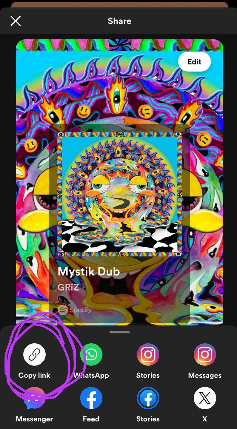 Op de afbeelding: Een kleurrijke psychedelische albumhoes voor het nummer "Mystik Dub" van GRIZ. De albumhoes toont een cartoon gezicht met meerdere ogen en een felgele achtergrond. Het album is beschikbaar op Spotify.