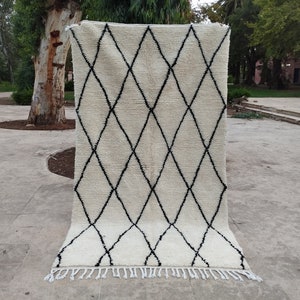 Authentic Moroccan wool Rug ,Soft White Moroccan Rug, Large Hand-woven Berber Wool Rug ,Luxury Mesh Carpet ,Stunning White Carpet