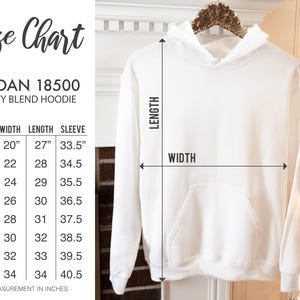 K&ouml;nnte beinhalten: Gr&ouml;&szlig;entabelle f&uuml;r ein Gildan 18500 Heavy Blend Hoodie. Die Tabelle zeigt die Breite, L&auml;nge und &Auml;rmell&auml;nge in Zoll f&uuml;r die Gr&ouml;&szlig;en S bis 5XL.