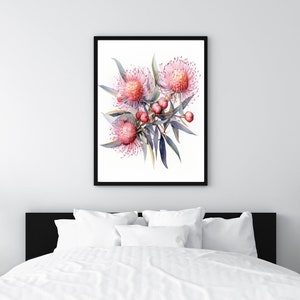 Pode incluir: Pintura em aquarela de flores cor-de-rosa com bagas vermelhas e folhas verdes sobre um fundo branco.