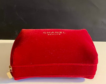 Vintage Red Velvet Bag Clutch, Chanel Beauté, golden details, Authentic