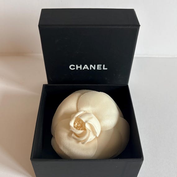 Chanel White Camellia Brooch Bridal Silk Flower Pin With Box