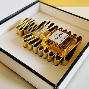 Chanel No 5 Eau de Parfum, profumo in miniatura in un'esclusiva confezione regalo, autentico, vintage