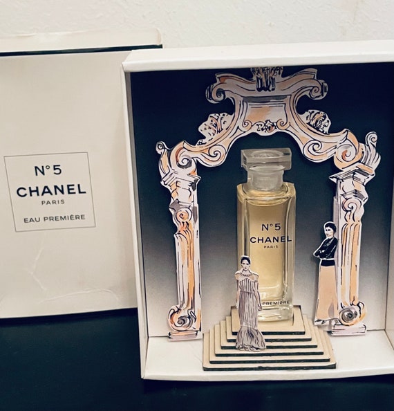 CHANEL N5 Eau de Parfum ギフトボックス Chanel No5 Eau De Parfum