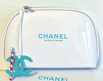 Chanel Un Été à Venise Cosmetic Bag White Patent Look Turquoise Interior VIP Gift Pouch Rare Chanel Beauty