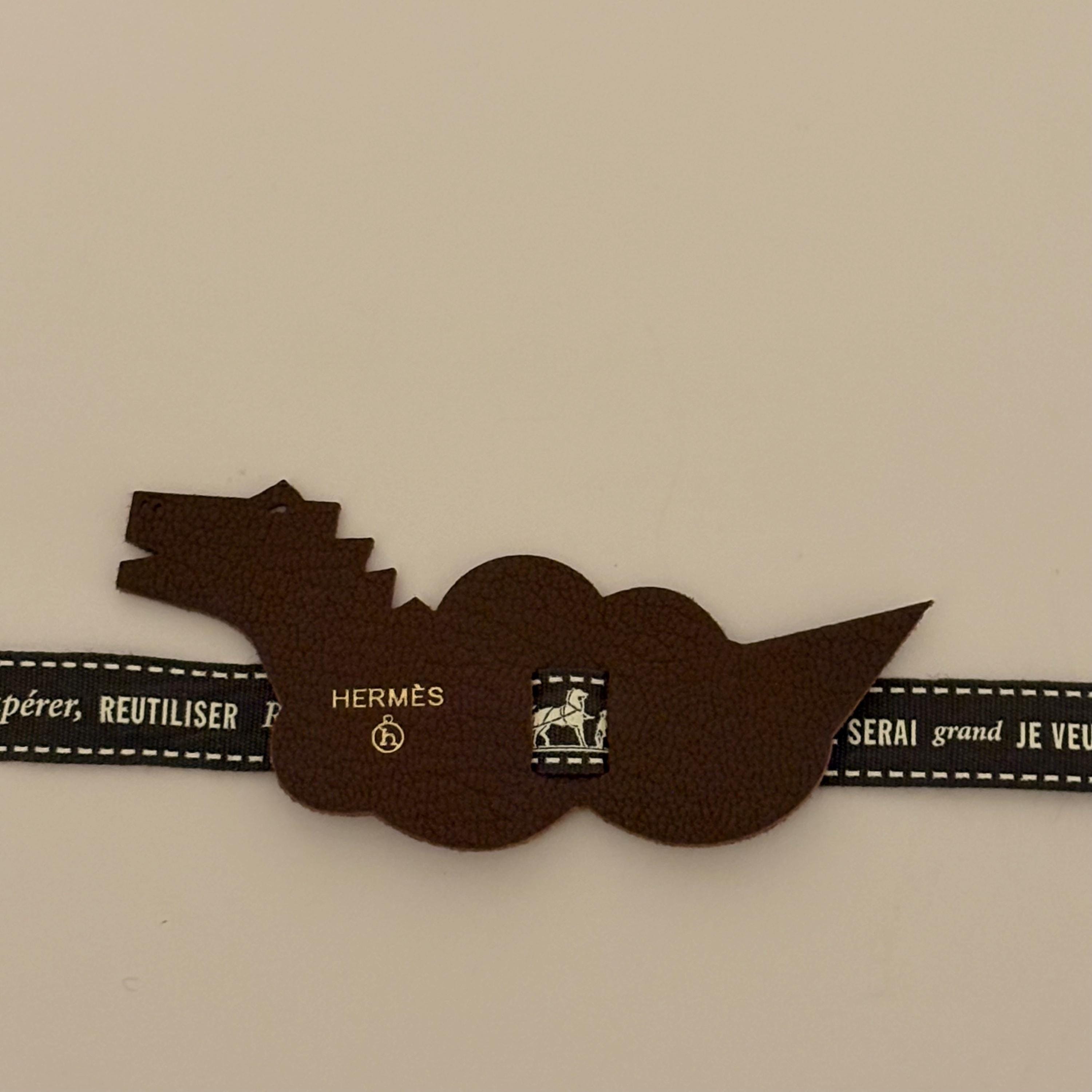 【超希少 】ムスティエ焼き HERMES トゥカン柄 ボンボニエール Hermès Le Petit H Epsom Leather Dragon Charm With Signature Ribbon