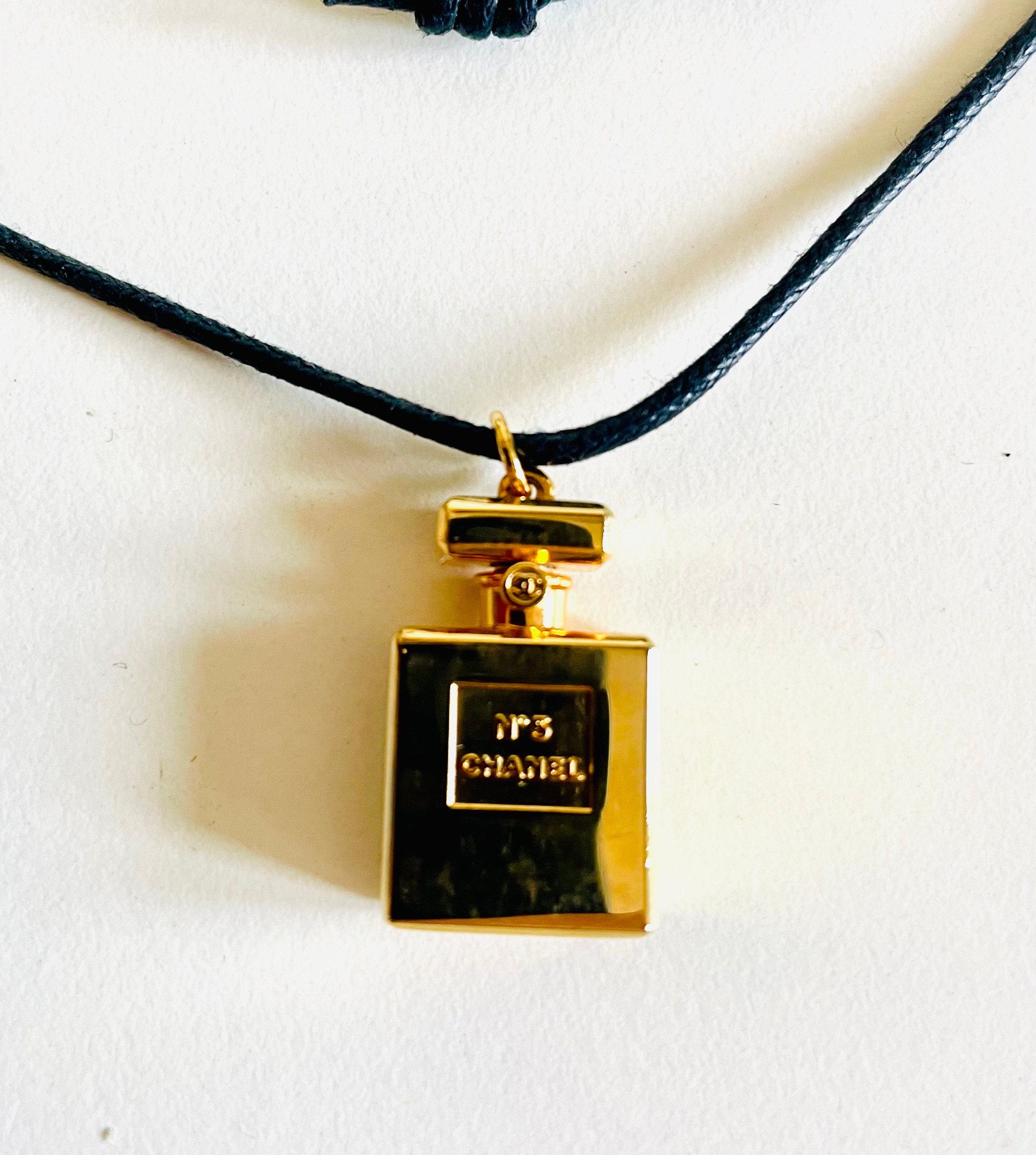 ネックレス・ペンダント CHANEL PERFUME BOTTLE NECKLESS CHANEL 23S Perfume Bottle Necklace w/ Crystals *New - Timeless