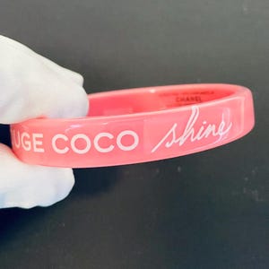 Authentic CHANEL Rouge Coco Shine Bangle – Rare VIP Collectible Resin Bracelet