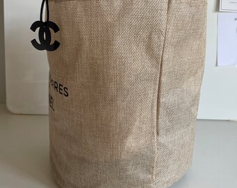 Dans Les Serres De Chanel Tote Bag, Woven Linen, Rare
