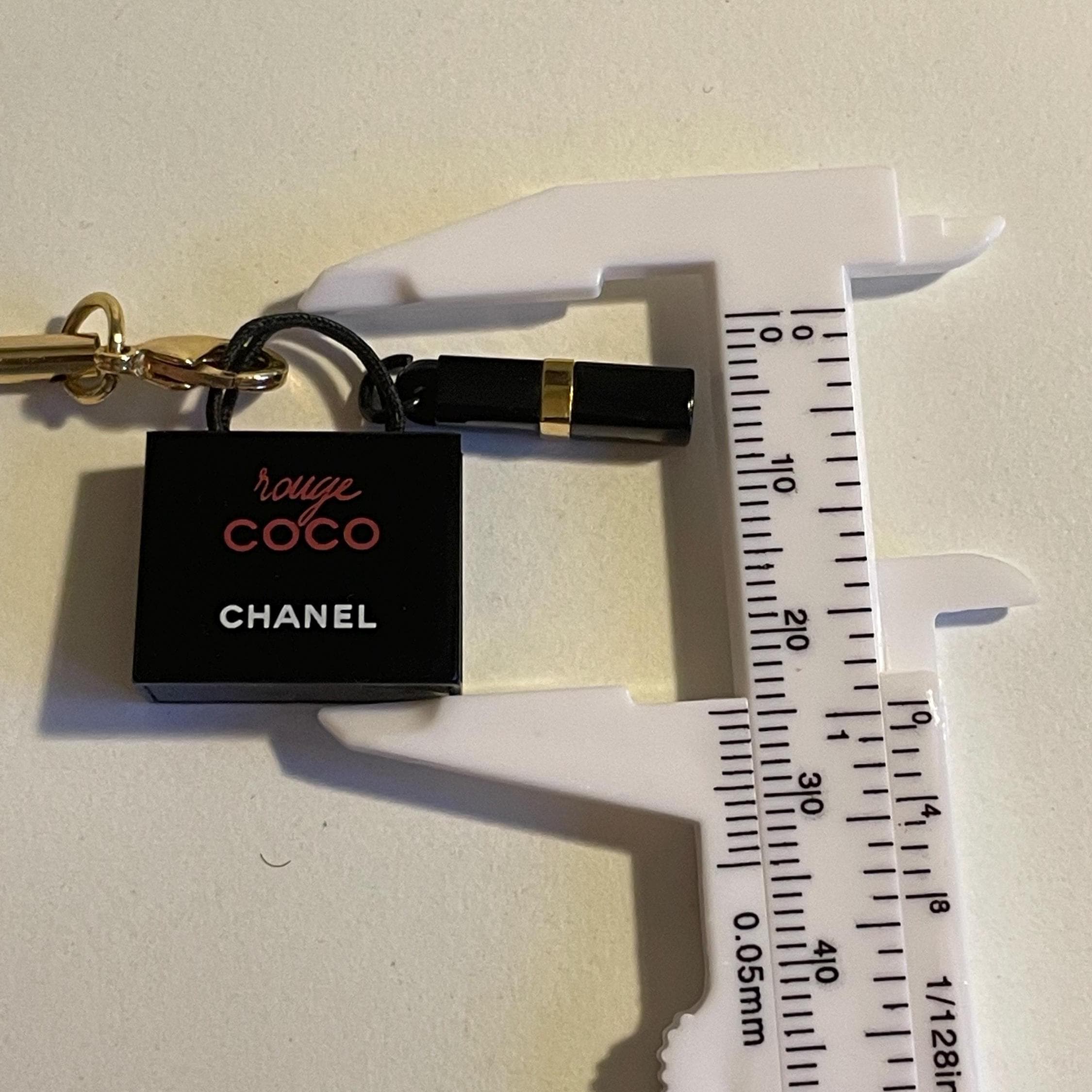 Authentic Rare Exclusive Gift Chanel ROUGE COCO Lipstick Phone