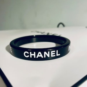 Authentieke onnavolgbare Chanel-armband, armband, zwart en wit, vintage VIP-cadeau, hars