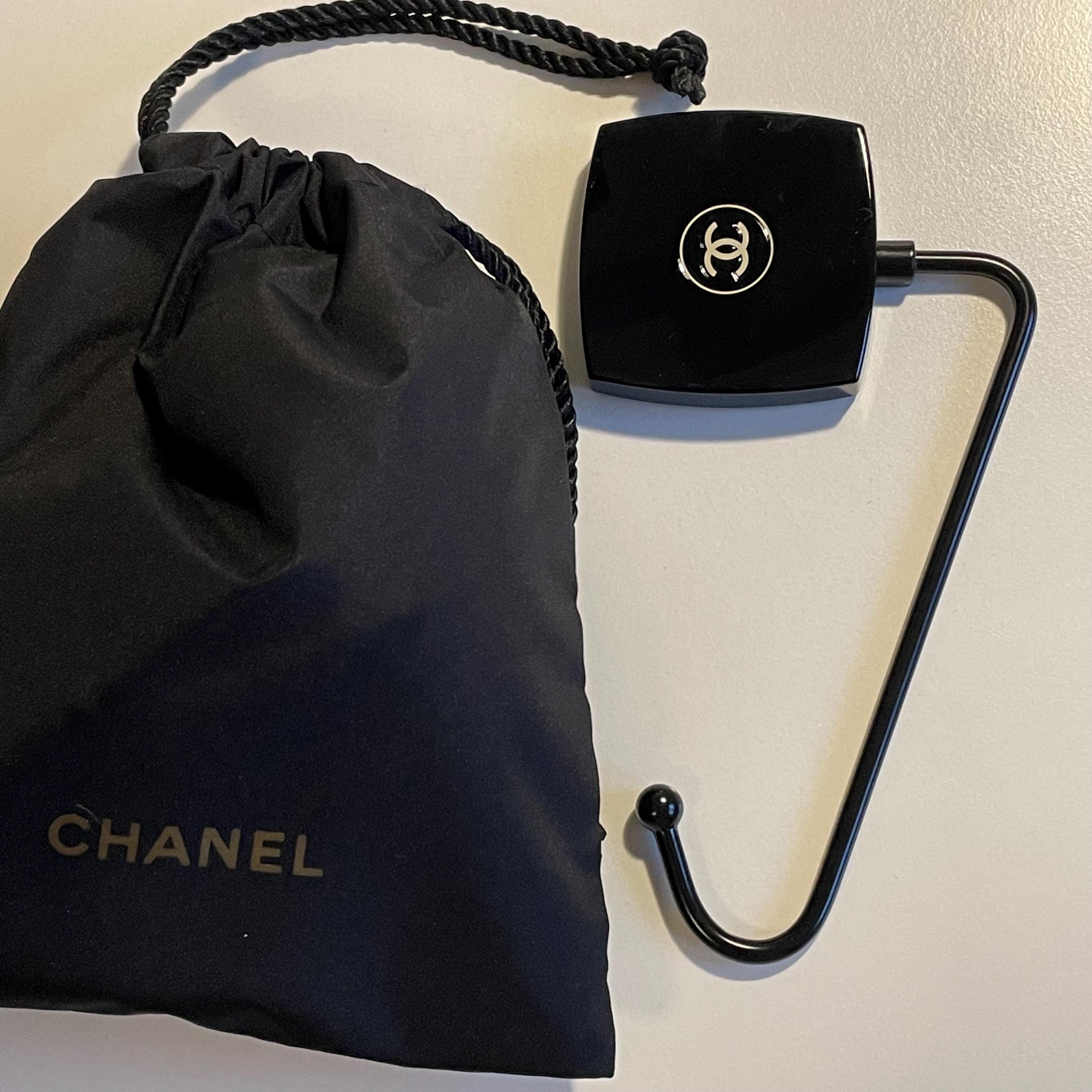 シャネル　バッグフック Chanel Bag Holder Hook Handbag Table Hanger Holder Shopping