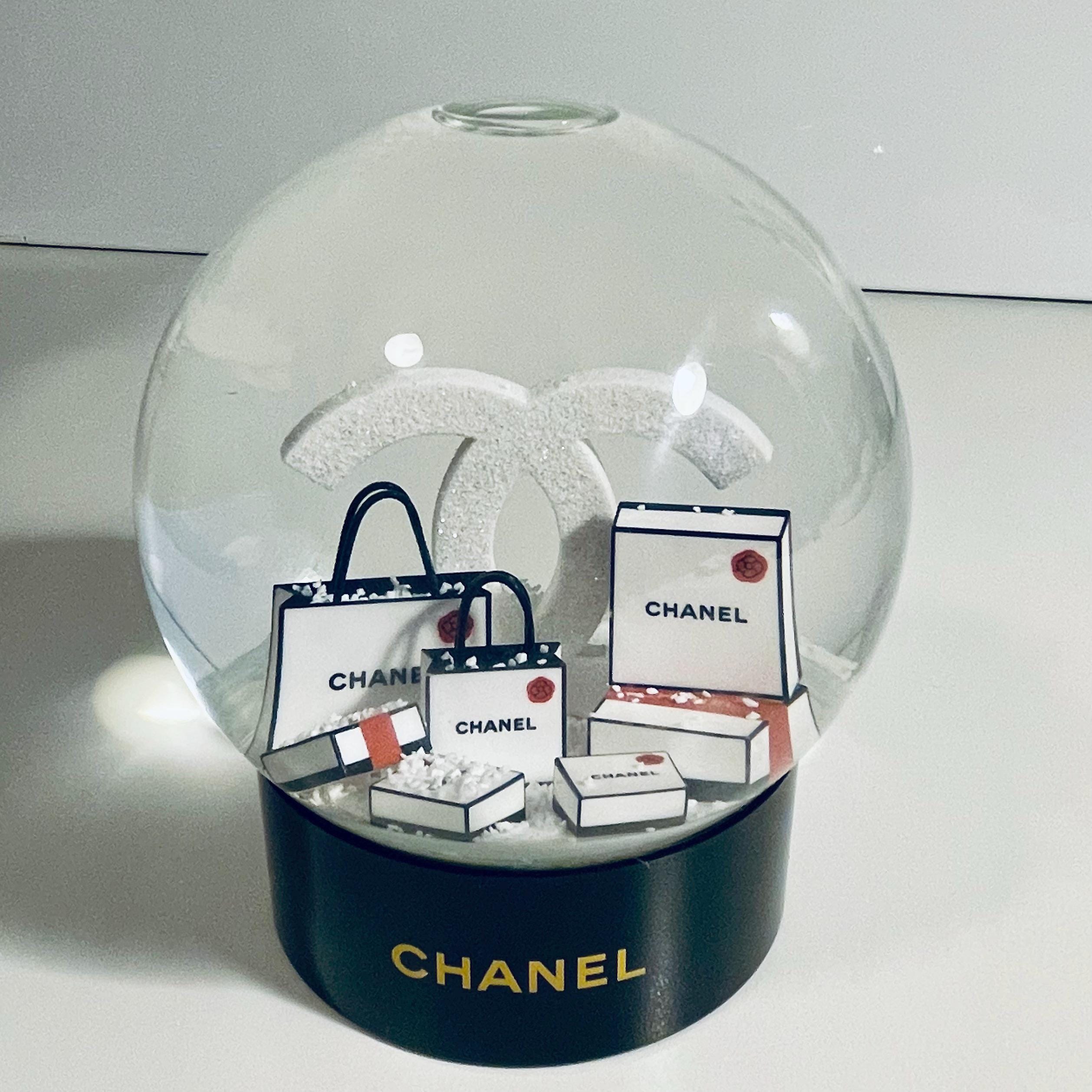 Chanel Snow Globe Vintage Christmas VIP Gift Limited Edition