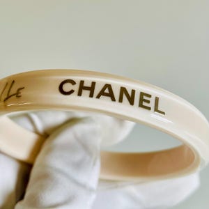 Authentic Chanel Coco Mademoiselle Bracelet, Bangle, White and Gold, Vintage Vip Gift, Resin