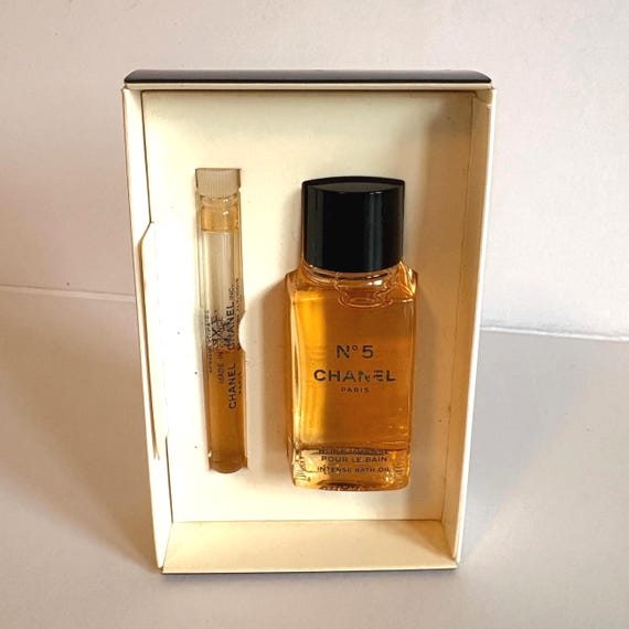 Chanel No 5 Collection Seduction Gift Set With Elixir and Bath Oil