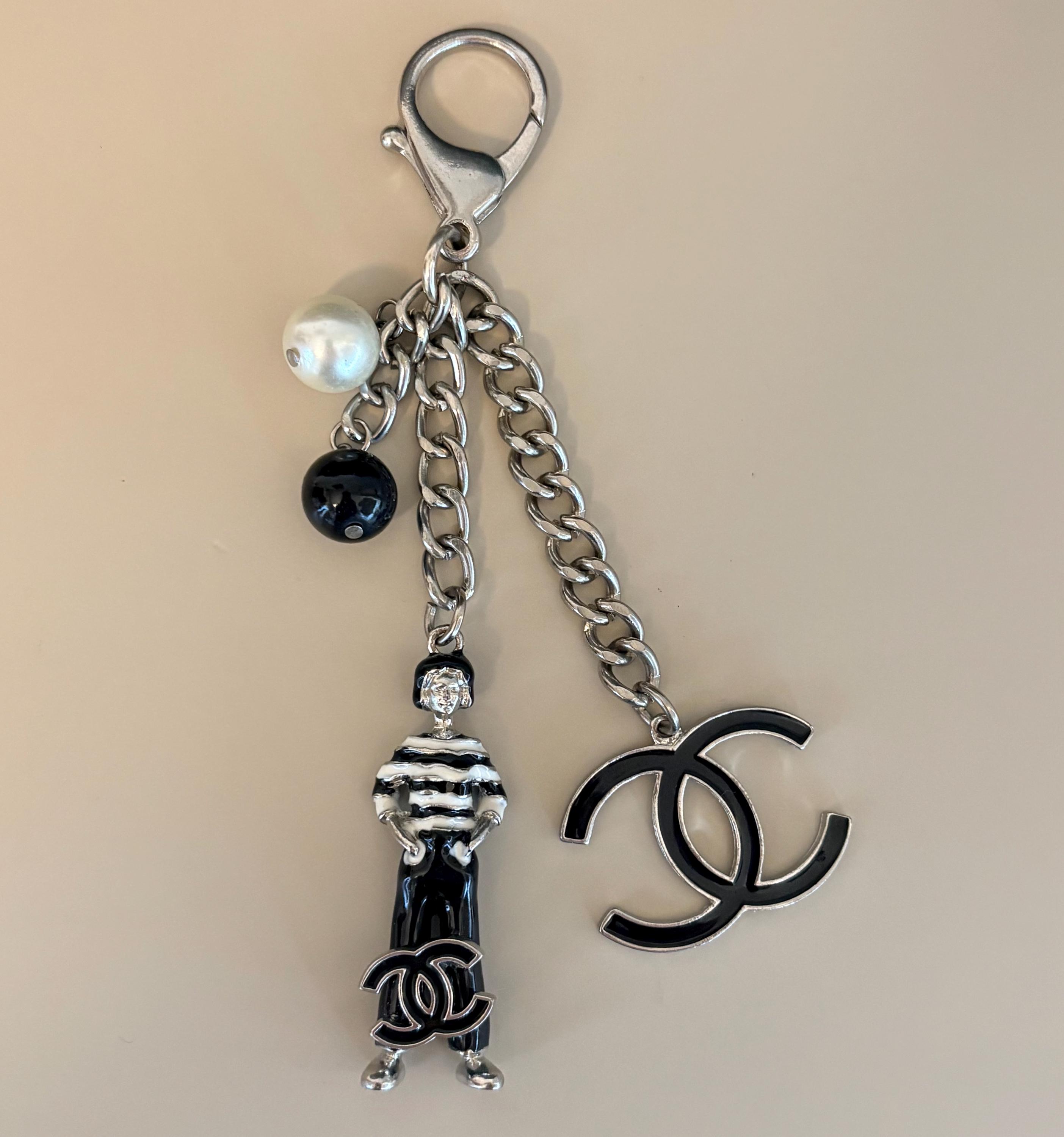 CHANEL ロゴ付きチェーンキーホルダー Chanel logo keychain - Etsy 日本