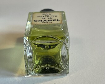 Chanel No 19 Eau De Toilette Miniature Perfume, 4 Ml, Vintage