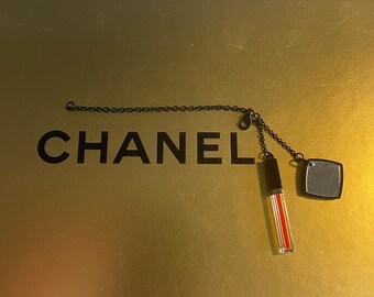 シャネル　キーリング　COCO　Kiss Authentic Chanel Key Chain, Rouge Coco Gloss, Miniature