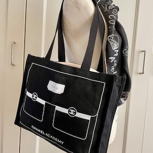 Seltene CHANEL Akademie Tragetasche – Limited Edition VIP Baumwolltasche – Pariser Design – 2000er Jahre Vintage