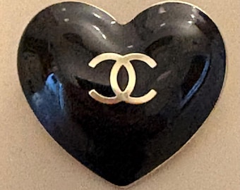 Authentieke vintage CHANEL-sjaalring, multifunctionele accessoire, zwart hart met dubbele C, authentiek