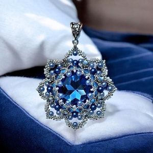 Samouczek wykonania wisiorka i kolczyków z koralików Blue Dream (wzór w formacie PDF)