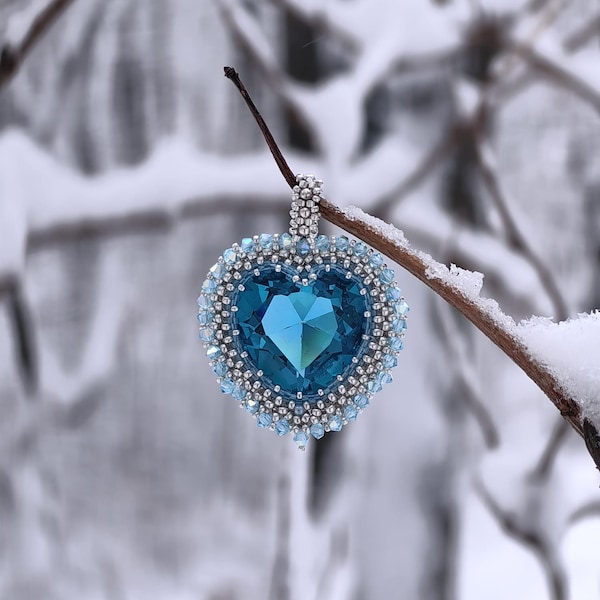 Beading tutorial-Blue Ice Heart-RosePendant, Beading pattern,Beading tutorial,Necklace pattern,Necklace tutorial,pattern,pendant tutorial