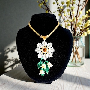 Flower Garden Necklace Beading Tutorial: Floral Pendant Pattern (PDF)