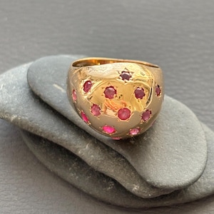 1950's Vintage 18k Gold Bombe Ring with Rubies