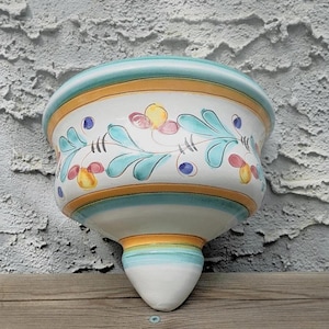 Mensola da parete decorata in ceramica Deruta, applique da parete fiorentina bianca