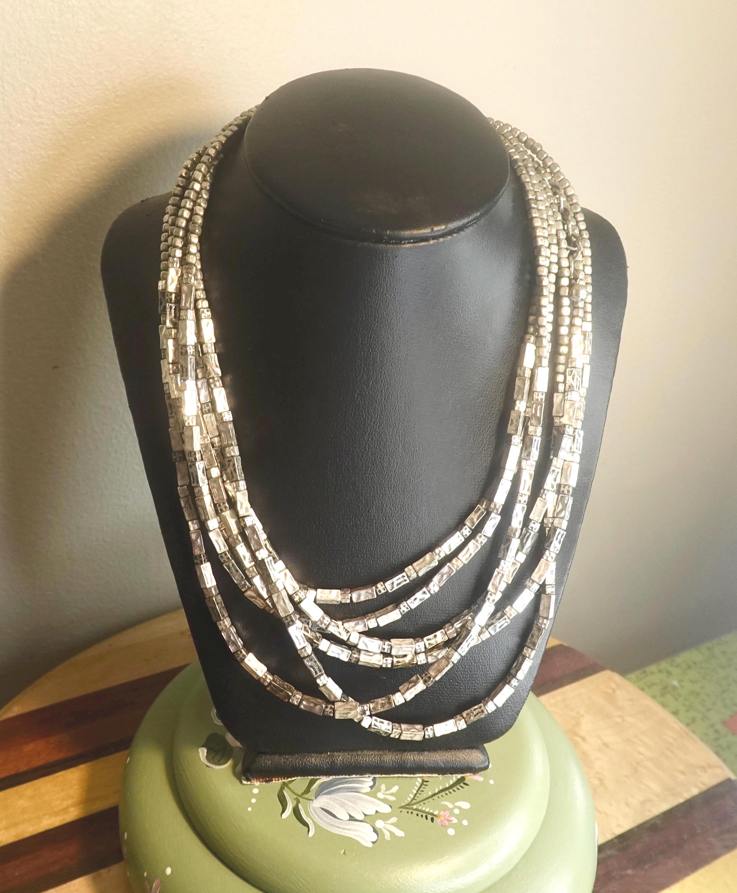 Collier Long Chico's Argenté Avec Fausses Perles - Occasion