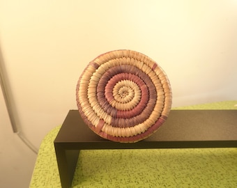 AFRICAN/NIGERIAN Hand Woven Hanging Basket Tribal Ethnic Lid and Hanger Tan