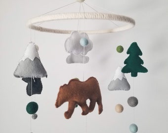 Baby Mobile Mountains Theme (Bear, Squirrel, Mountain, Trees)