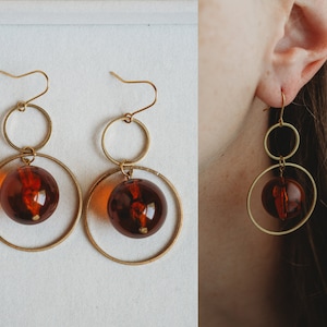 Brass Dangle Earrings, Vintage Lucite Beads, 60&#39;s Inspired Raw Brass Earrings, Tortoise Beads, Geometric Brass Earrings, Mid Century Modern