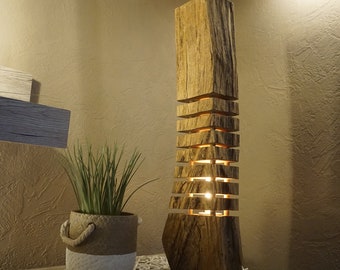 Lichtskulptur aus Holz | Stehlampe aus recyceltem Buchenholz | Tischlampe | Dekorative Holzleuchte | Nachtlicht