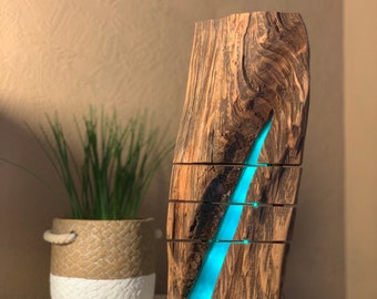 Lichtskulptur aus Holz mit Epoxidharz | Stehlampe aus recyceltem Buchenholz | Tischlampe | Dekorative Holzleuchte | Nachtlicht