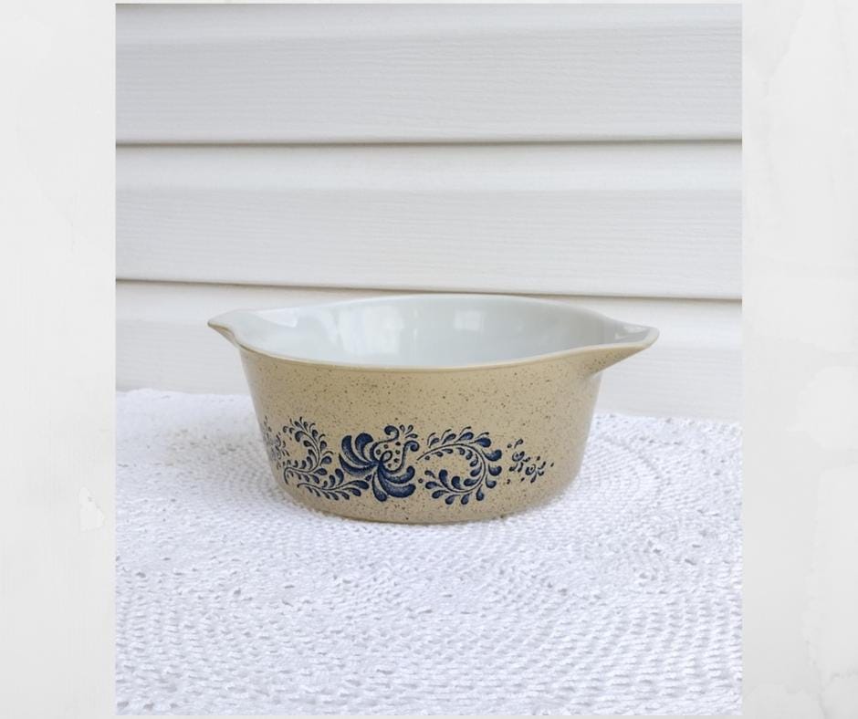 【希少　未使用】コーニング社USA製PYREXベイキングディッシュ　クランベリー 希少 未使用】コーニング社USA製PYREXベイキングディッシュ