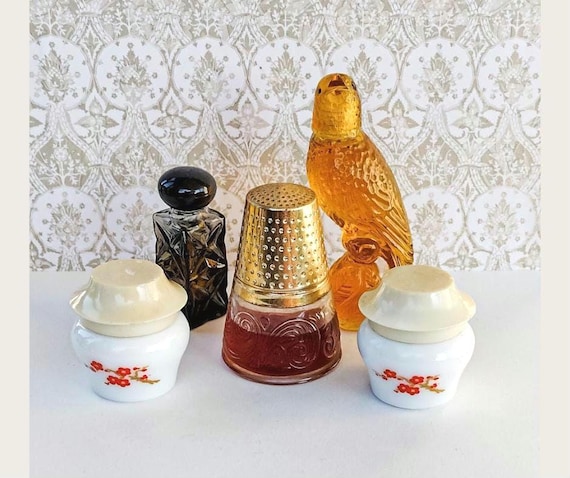 Vintage Avon perfume collectables.  (5) pieces. 1970s.  Vanity bottles. Avon perfume bottles.