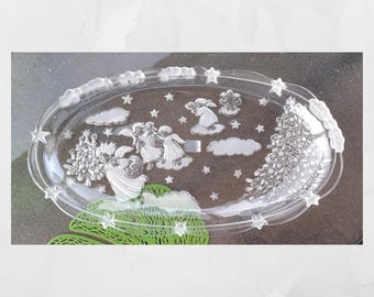 Mikasa glass serving platter. Christmas Cookie plate. Holiday oval server dish.  Hostess gift. Christmas dining and serving.. 15 x 8.5"